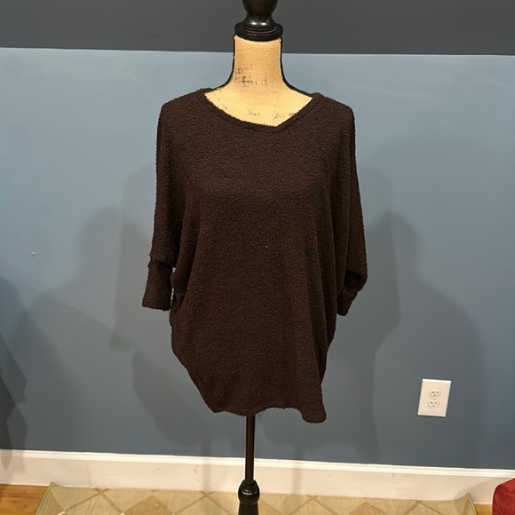 LuLaRoe Tops - NWT LulaRoe sweater size medium women’s